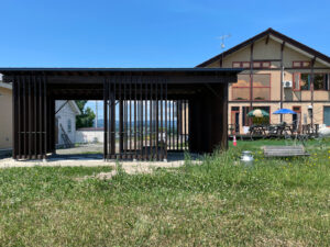 旅の宿ステラ　風の通り抜けるあずま屋